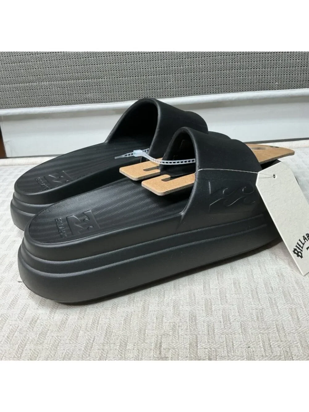 Billabong Women Size 8 Black Platform Cushion Slides Sandal Comfort Shoe NEW - Picture 7 of 7